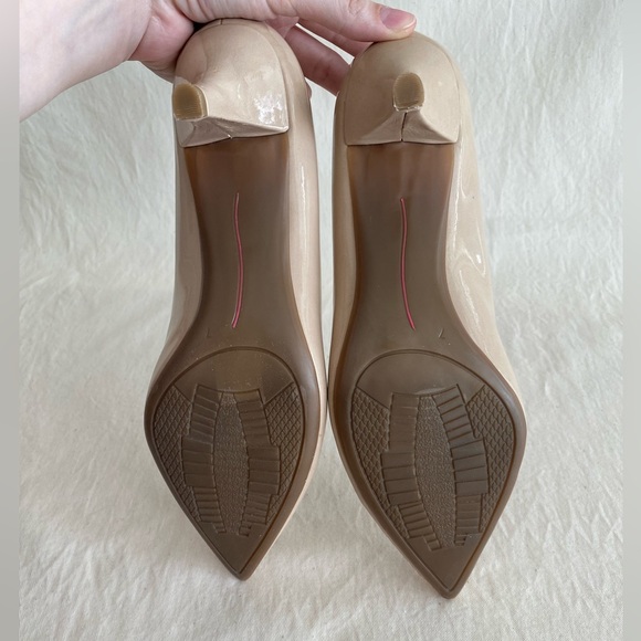 Beige pointed toe kitten heel pumps - Picture 8 of 9